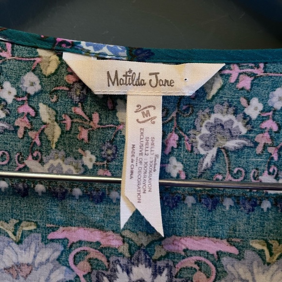 Matilda Jane Women’s medium Top Long Sleeve Elastic wrist lightweight Key hole - Picture 2 of 5